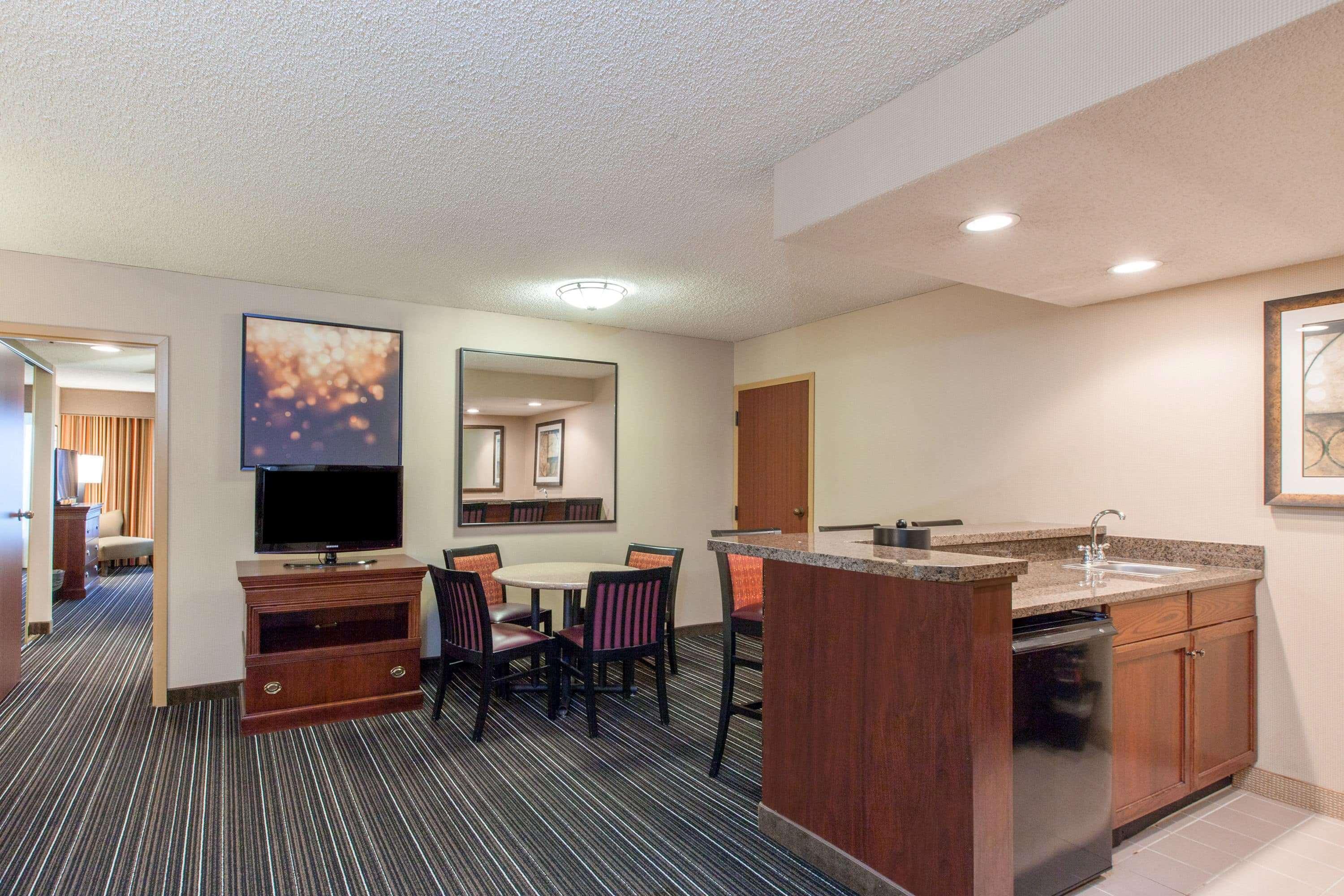 Sonesta Suites Dallas Park Central 외부 사진