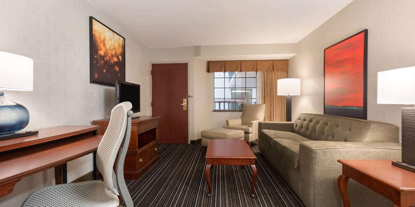 Sonesta Suites Dallas Park Central 외부 사진