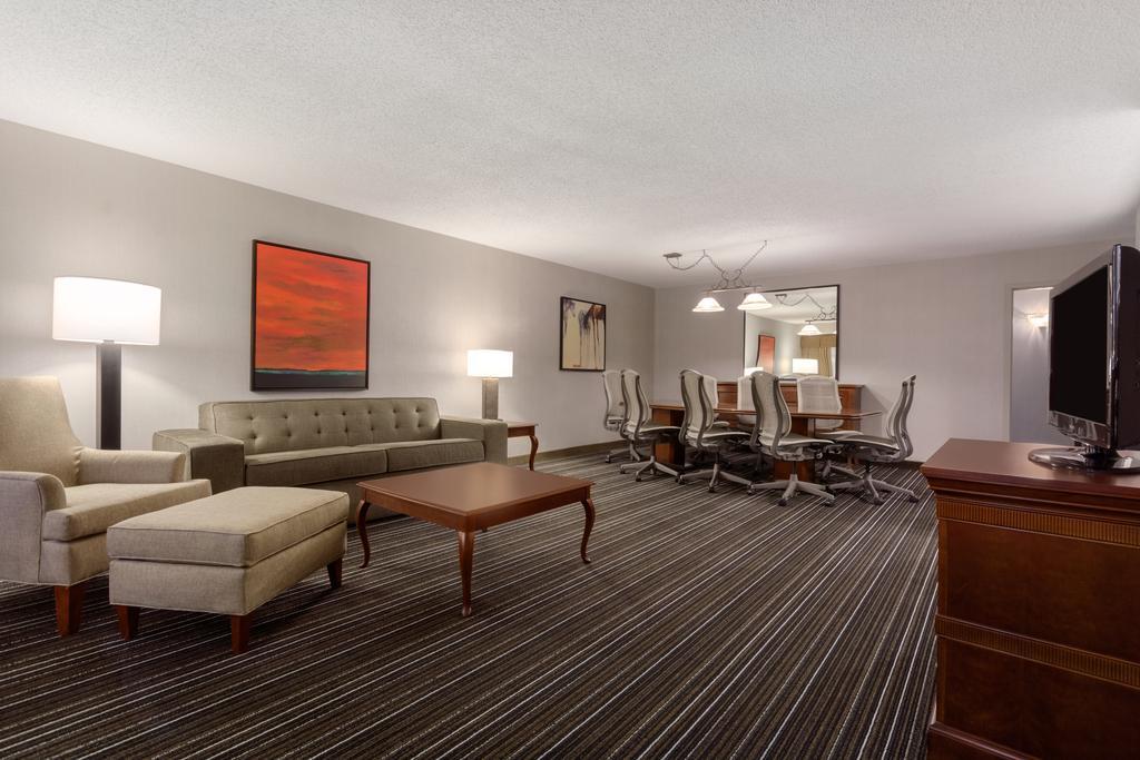 Sonesta Suites Dallas Park Central 외부 사진